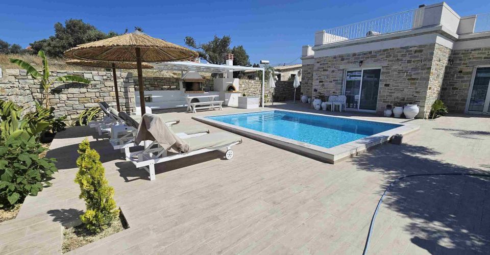 VILLA 110 m² FOR SALE IN PITSIDIA