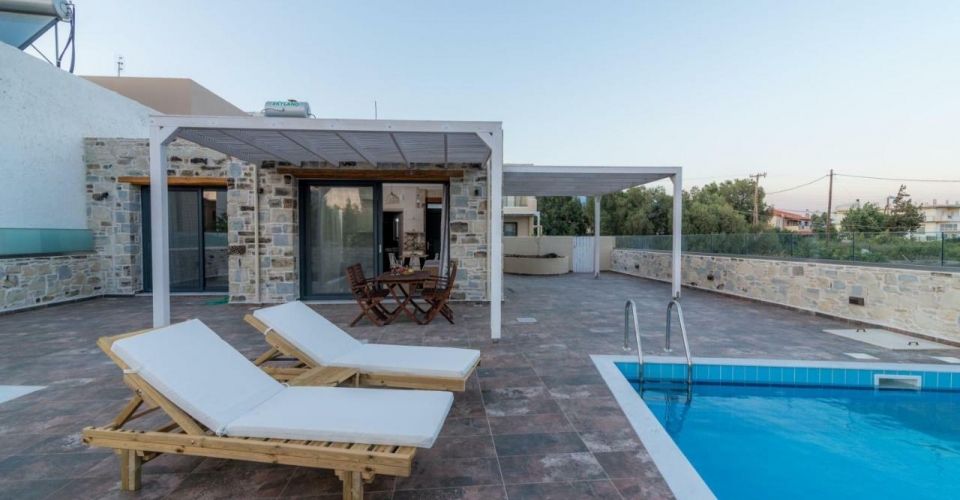 THREE VILLAS FOR SALE IN KOKKINOS PIRGOS