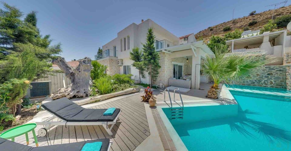 VILLA 205 m² FOR SALE IN PITSIDIA