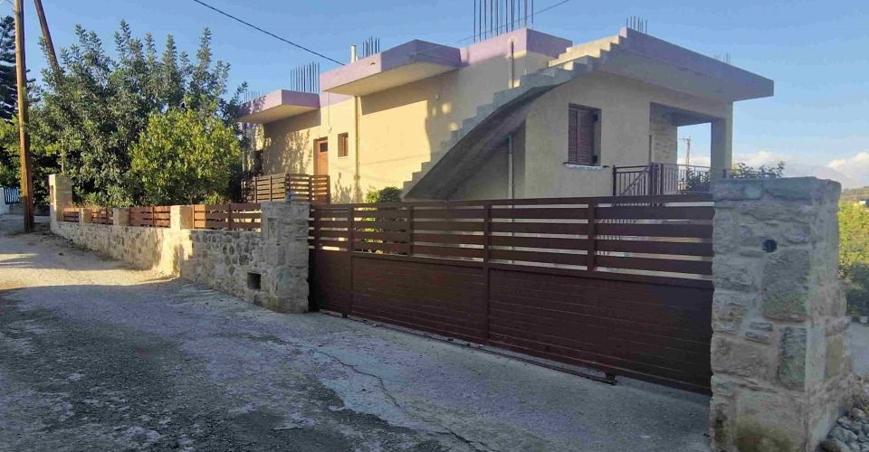 ΜΟΝΟΚΑΤΟΙΚΙΑ 110 m² ΠΡΟΣ ΠΩΛΗΣΗ ΣΤΑ ΠΙΤΣΙΔΙΑ