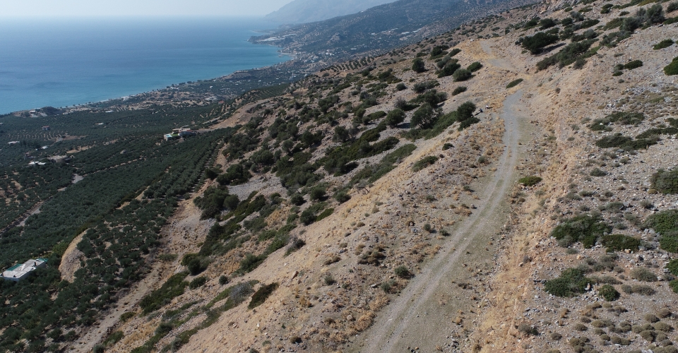 ΕΚΤΑΣΗ 140 ΣΤΡ. ΠΡΟΣ ΠΩΛΗΣΗ ΣΤΟ ΚΕΡΑΤΟΚΑΜΠΟ