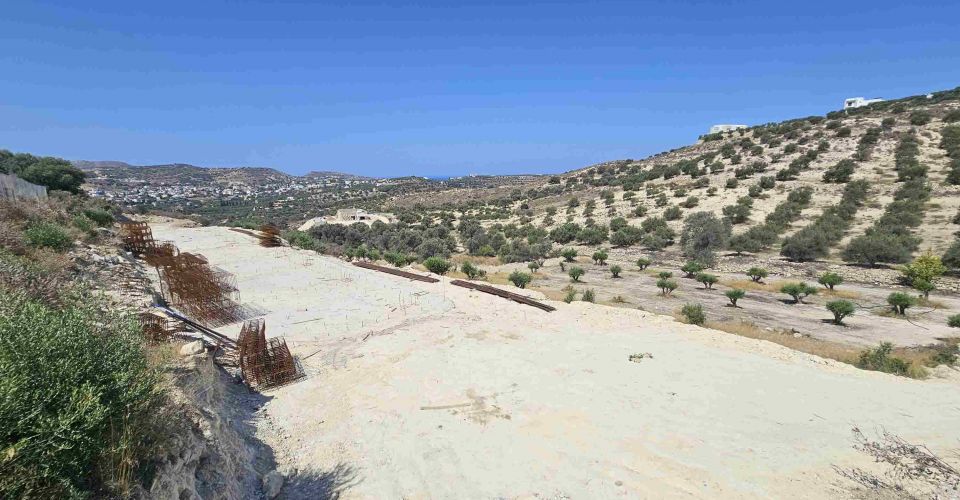 LAND PLOT 3700 m² FOR SALE IN KAMILARI