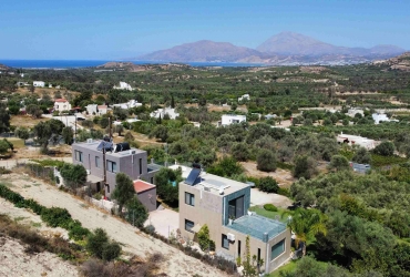 2 VILLAS FOR SALE IN KAMILARI